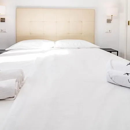 Harbor Getaway In The Heart Of Puerto Banus With Walking Dictance To Everything Marbellac