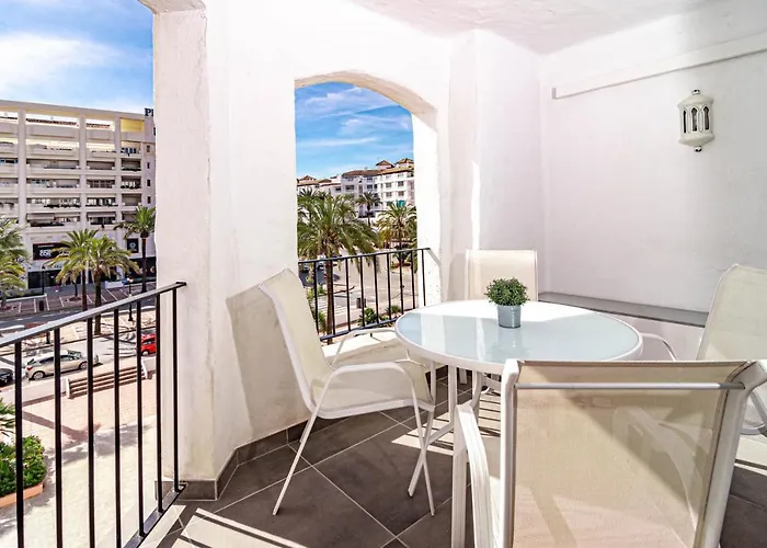 Harbor Getaway In The Heart Of Puerto Banus With Walking Dictance To Everything Apartament