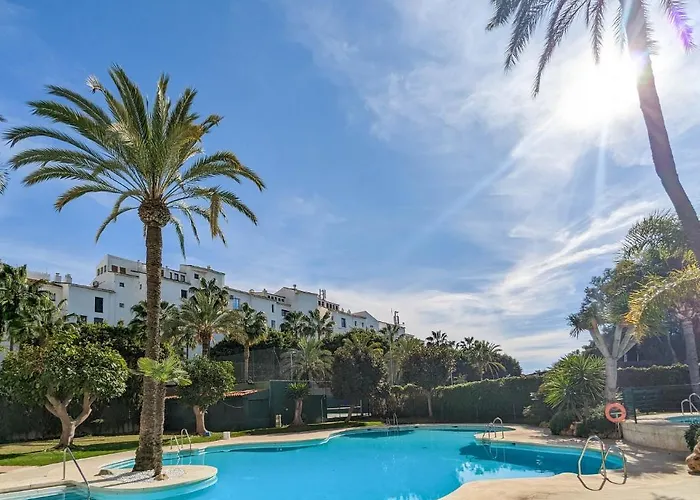 Harbor Getaway In The Heart Of Puerto Banus With Walking Dictance To Everything *