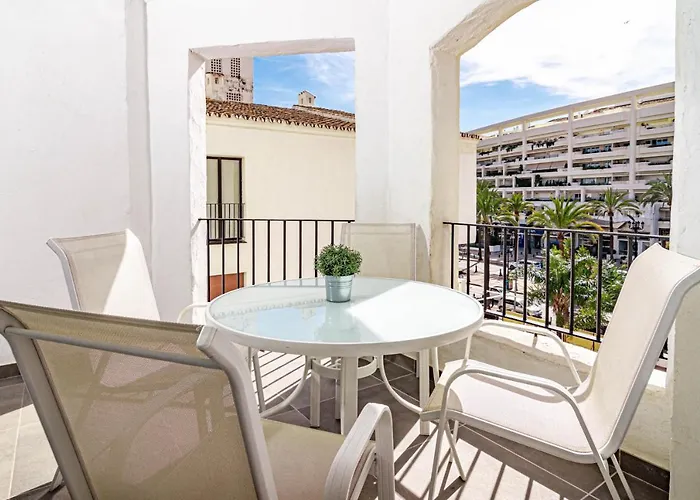 アパート Harbor Getaway In The Heart Of Puerto Banus With Walking Dictance To Everything マルベーリャ