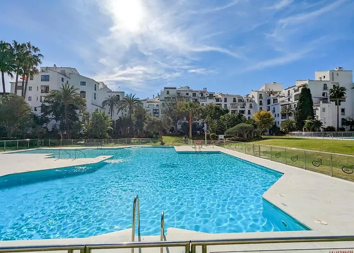 Harbor Getaway In The Heart Of Puerto Banus With Walking Dictance To Everything Apartament Marbella