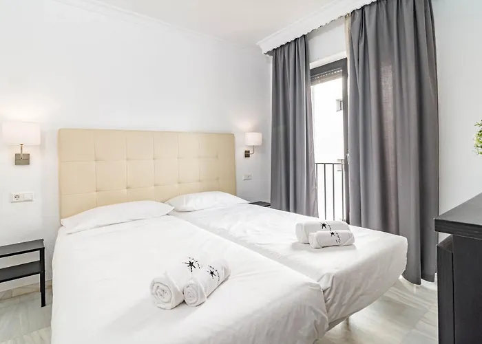 Harbor Getaway In The Heart Of Puerto Banus With Walking Dictance To Everything *