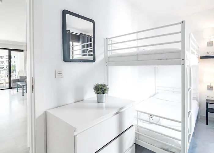 Apartament Harbor Getaway In The Heart Of Puerto Banus With Walking Dictance To Everything