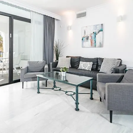 Апартаменти Harbor Getaway In The Heart Of Puerto Banus With Walking Dictance To Everything