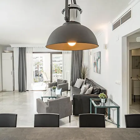 Harbor Getaway In The Heart Of Puerto Banus With Walking Dictance To Everything Apartament *