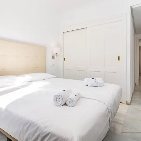 Apartament Harbor Getaway In The Heart Of Puerto Banus With Walking Dictance To Everything