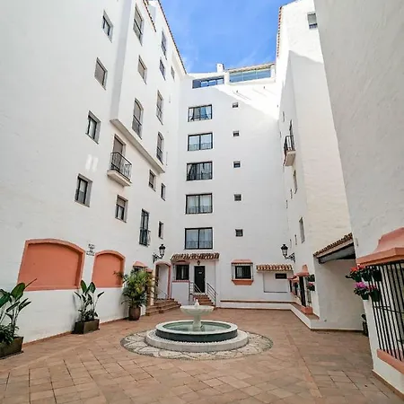 Harbor Getaway In The Heart Of Puerto Banus With Walking Dictance To Everything Apartament