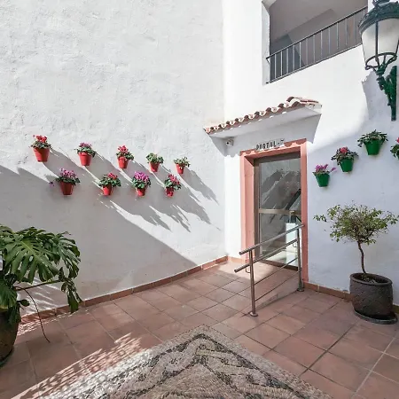 Apartament Harbor Getaway In The Heart Of Puerto Banus With Walking Dictance To Everything *