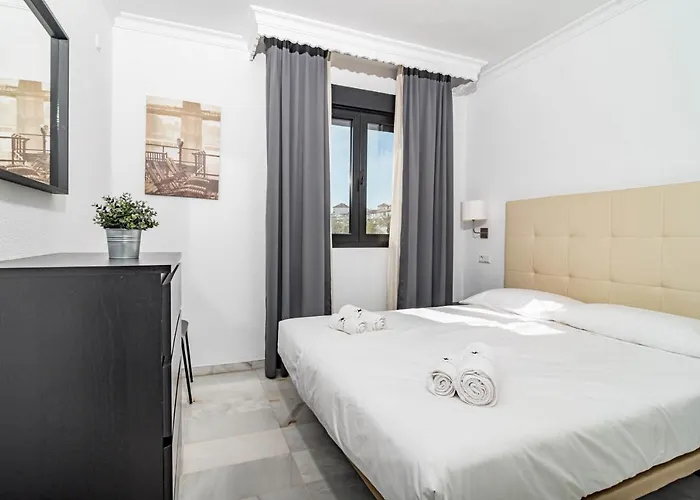Daire Harbor Getaway In The Heart Of Puerto Banus With Walking Dictance To Everything Marbella