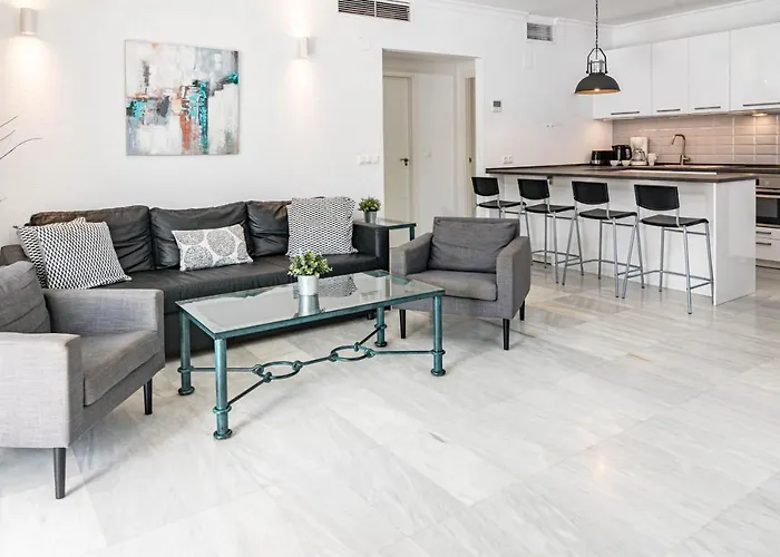 Harbor Getaway In The Heart Of Puerto Banus With Walking Dictance To Everything Daire *