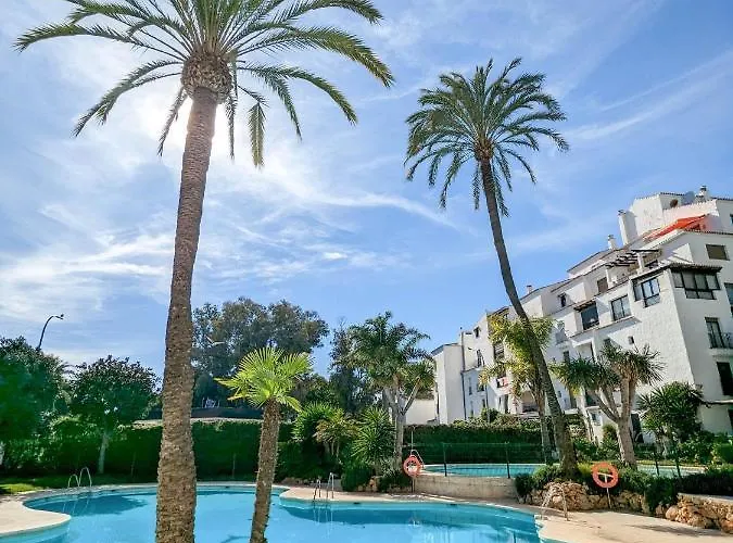 Daire Harbor Getaway In The Heart Of Puerto Banus With Walking Dictance To Everything Marbella
