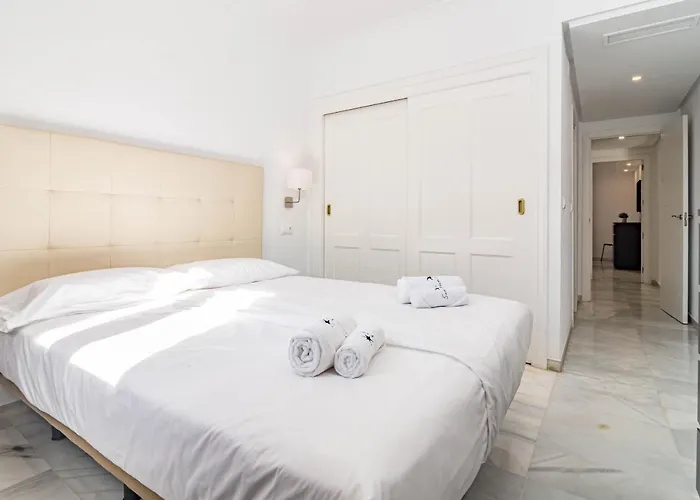 Daire Harbor Getaway In The Heart Of Puerto Banus With Walking Dictance To Everything