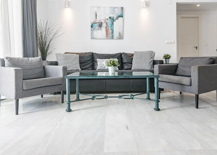 Harbor Getaway In The Heart Of Puerto Banus With Walking Dictance To Everything * Marbella
