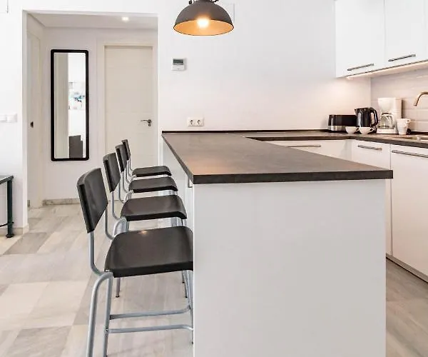 Daire Harbor Getaway In The Heart Of Puerto Banus With Walking Dictance To Everything *
