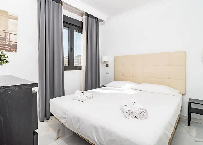Daire Harbor Getaway In The Heart Of Puerto Banus With Walking Dictance To Everything Marbella