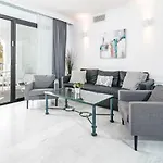 Διαμέρισμα Harbor Getaway In The Heart Of Puerto Banus With Walking Dictance To Everything