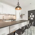 Harbor Getaway In The Heart Of Puerto Banus With Walking Dictance To Everything Διαμέρισμα
